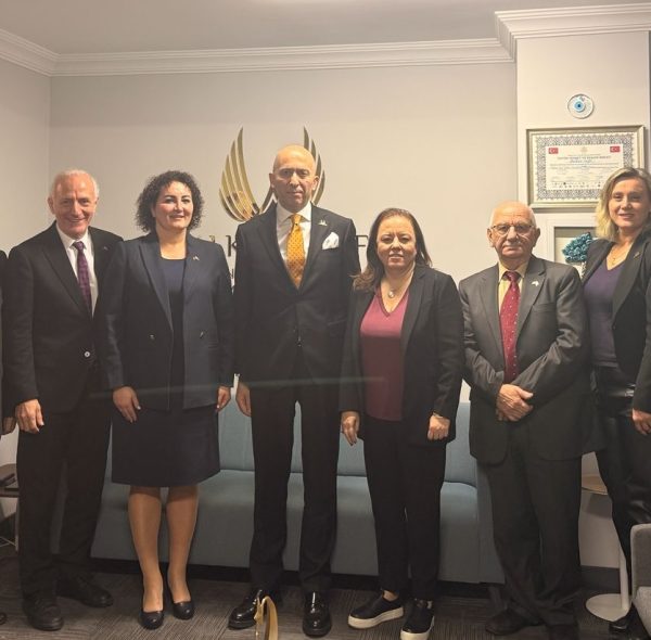 KOSOVA DERNEKLER PLATFORMU BAŞKAN VE ÜYELERİ VAKFIMIZI ZİYARET ETMİŞLERDİR.