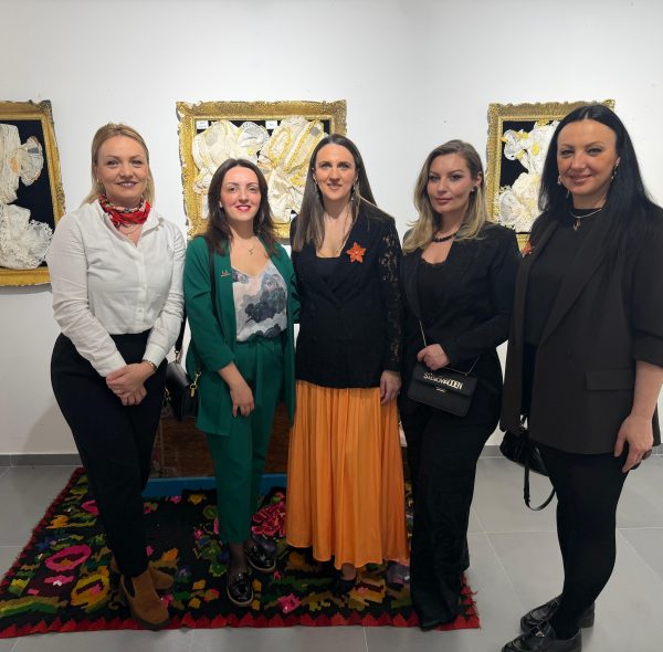 ORKİDE KADINLAR DERNEĞİ TARAFINDAN DÜZENLENEN ”ÇEYİZ SANDINLARINDAN GÜNÜMÜZE PRİZREN OYALARI” SERGİSİNE KATILIM SAĞLADIK.
