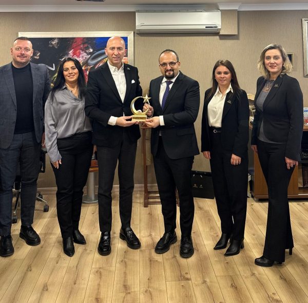 VAKIF YÖNETİM KURULUMUZ ÇANKAYA BELEDİYE BŞK.YRD. SN.MESUT AKINCI ZİYARET EDİLMİŞTİR. SAĞLIK HAFTASI MÜNASEBETİYLE GERÇEKLEŞTİRECEĞİMİZ PROGRAM DESTEKLERİ İÇİN TEŞEKKÜR EDERİZ.