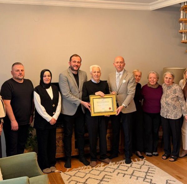 PROF. DR. YUSUF HAMZAOĞLU’NA VEFAMIZIN, SAYGIMIZIN VE BÜYÜKLERİMİZE DUYDUĞUMUZ SORUMLULUĞUN ANLAMLI BİR İFADESİ..