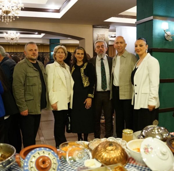 KOSOVA’DA ORKİDE KADINLAR DERNEĞİ’NİN YÖRESEL YEMEK PROGRAMINA KATILDIK