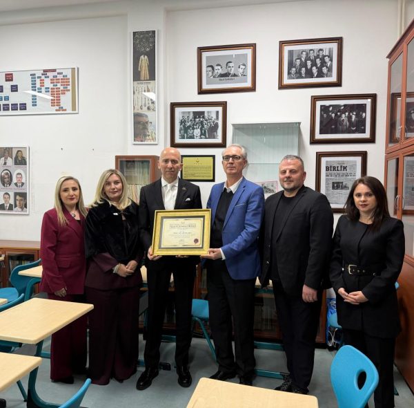 PROF. DR. ERGİN JABLE’YE VEFA VE ŞÜKRAN BERATI TAKDİM EDİLDİ..