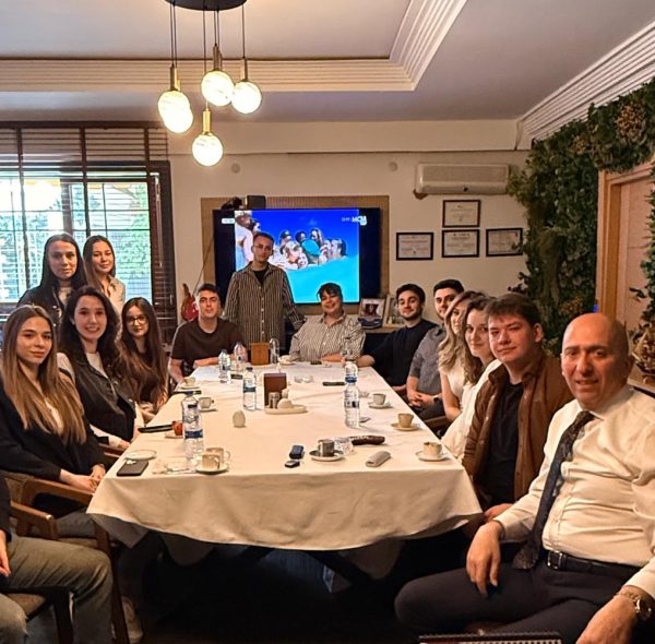 GENÇLİK MECLİSİMİZLE KAHVALTI PROGRAMINDA BULUŞTUK..