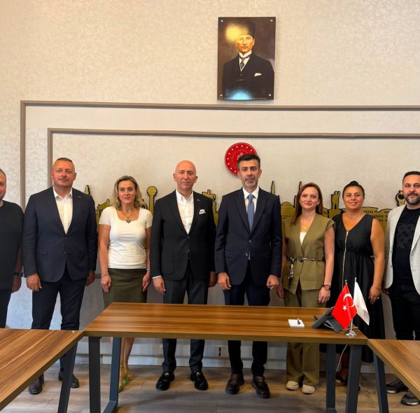 ANKARA İL KÜLTÜR VE TURİZM MÜDÜRÜ ERHAN KARAKAYA İLE GENÇ TURİZM VE KÜLTÜR ELÇİLERİ PROGRAMINI DEĞERLENDİRDİK..